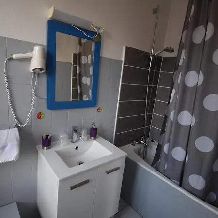 Du Commerce 2* Мийо