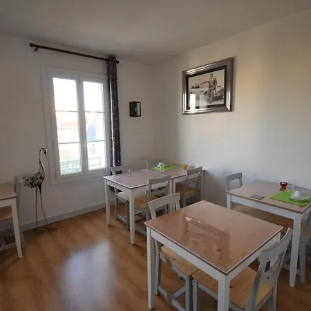 Отель Du Commerce 2*