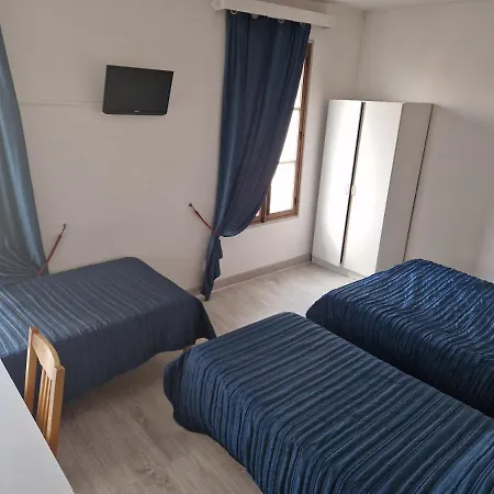 Du Commerce Отель