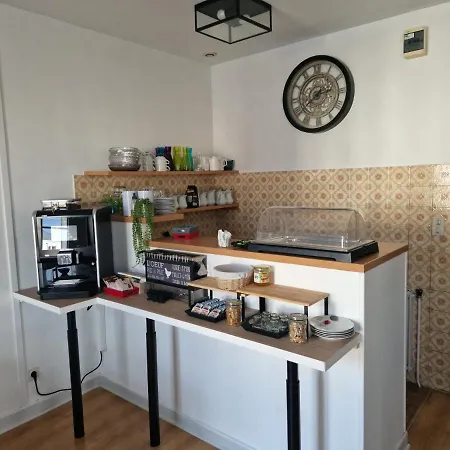 Du Commerce Отель Мийо