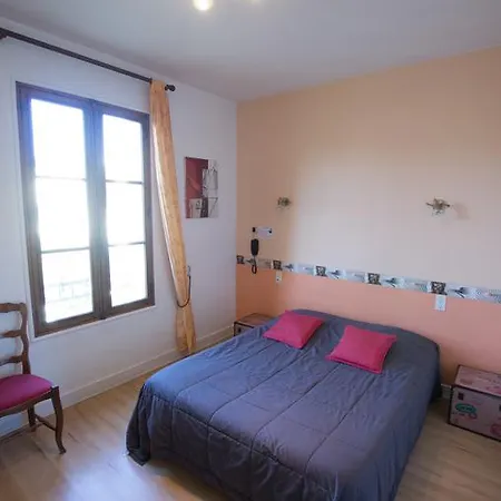 Du Commerce Hotel 2*