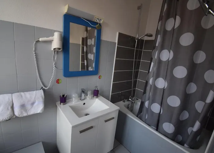 Du Commerce 2* Millau