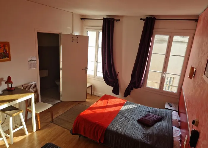 Du Commerce 2* Millau